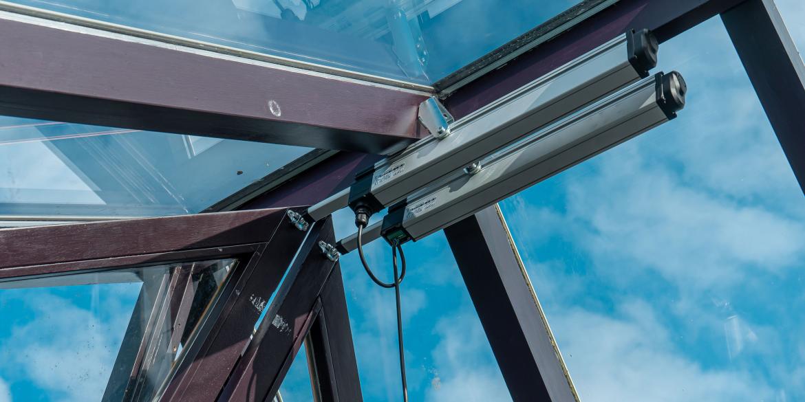 Teleflex S80 raamopener, elektrische raamopener dakramen, Teleflex dakraam opener, TOPP S80 window opener, Teleflex oplossing dakraam, Teleflex oplossing dakramen, Teleflex elektrische raamopener