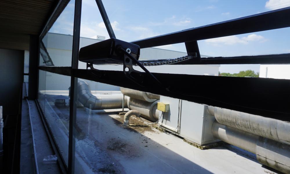 Teleflex, ACK4, Teleflex ACK4, TOPP ACK4, ACK4 elektrische raambediening, elektrische raamopener, elektrische raamopener teleflex, elektrische raambediening teleflex, natuurlijke ventilatie oplossing, gezond binnenklimaat, amerflex