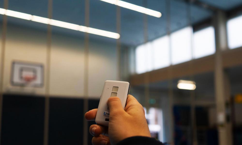 Teleflex, C20, Teleflex C20, TOPP C20, C20 elektrische raambediening, elektrische raamopener, elektrische raamopener teleflex, elektrische raambediening teleflex, natuurlijke ventilatie oplossing, gezond binnenklimaat, amerflex, ramen bedienbaar smartphone, ramen bedienbaar app, ramen openen app, ramen openen smartphone