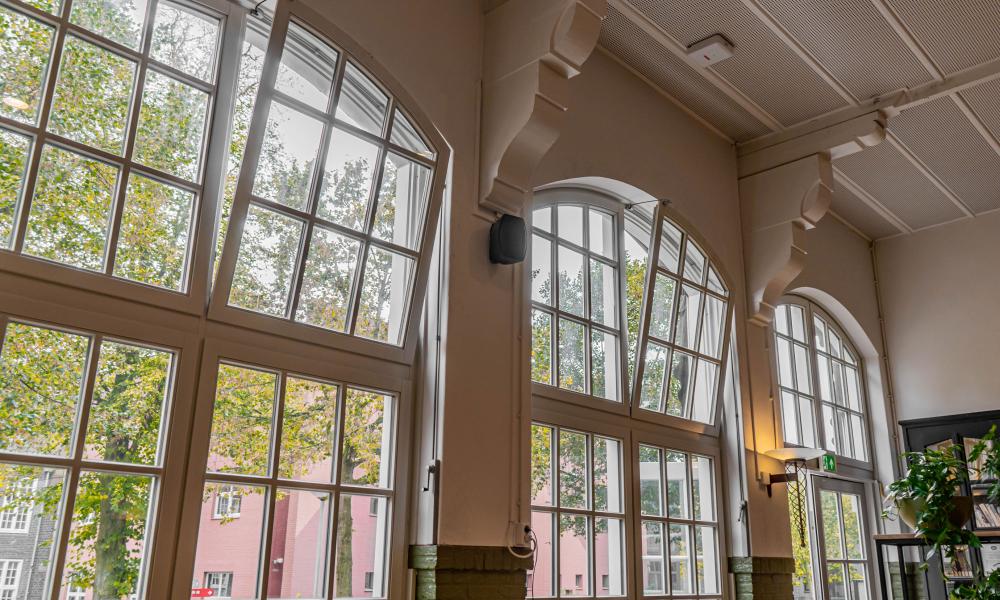 Teleflex, Teleflex Mechanische raambediening, Mechanische raambediening, Mechanische raamopener, natuurlijke ventilatie, Teleflex clearline, raambediening uitzetraam, raambediening binnenvalraam, bovenraamsluiting, bovenraamsluiting Teleflex, bovenraam bedienbaar maken